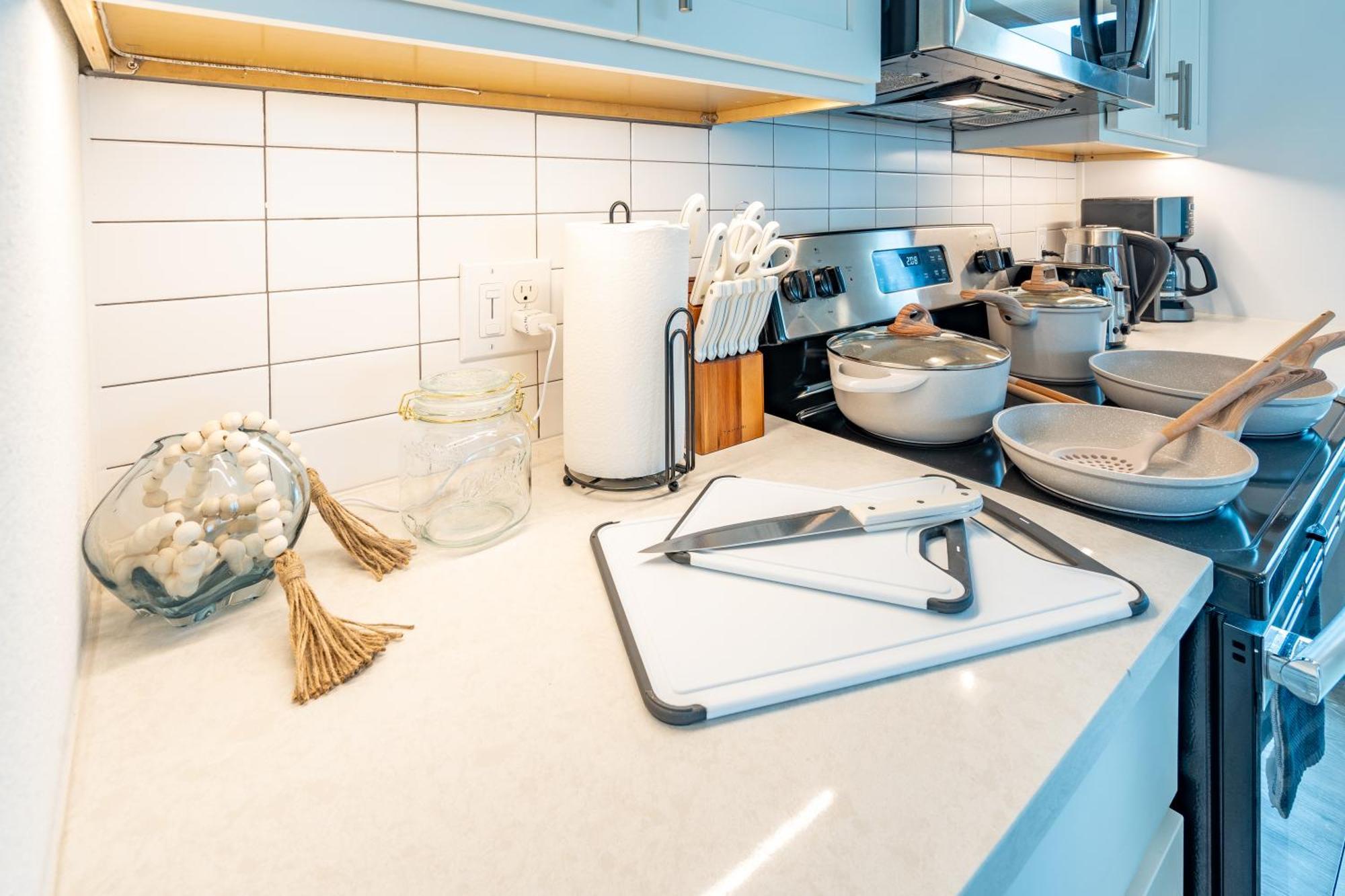Riverwalk Penthouse Oasis W/free Parking Gym Pool