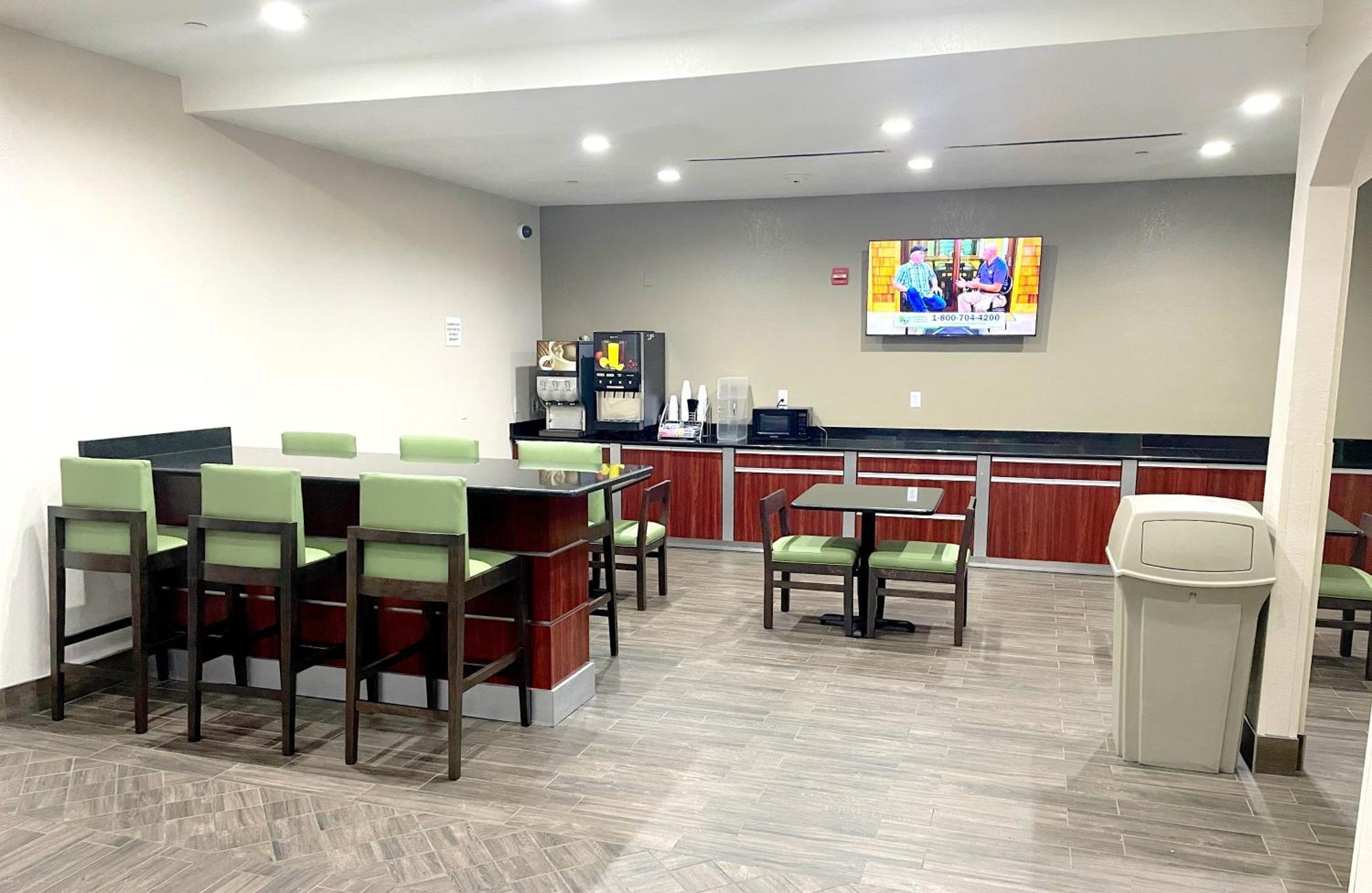 Hotel Super 8 By Wyndham San Antonio/alamodome Area