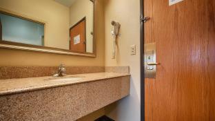 Western Windsor Pointe & Suites-at&t Center Hotel 2*