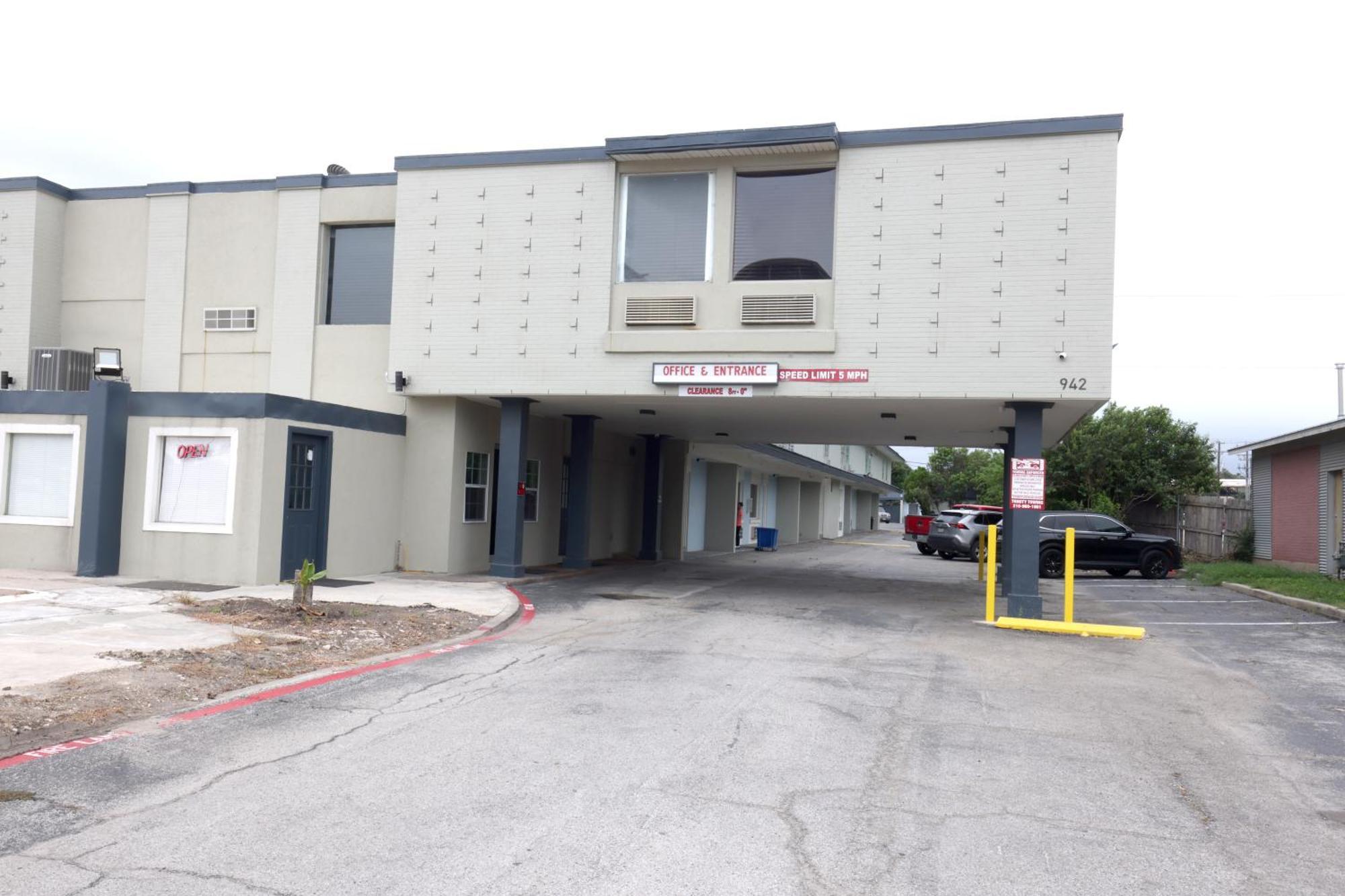 Americas Best Value Airport South Motel
