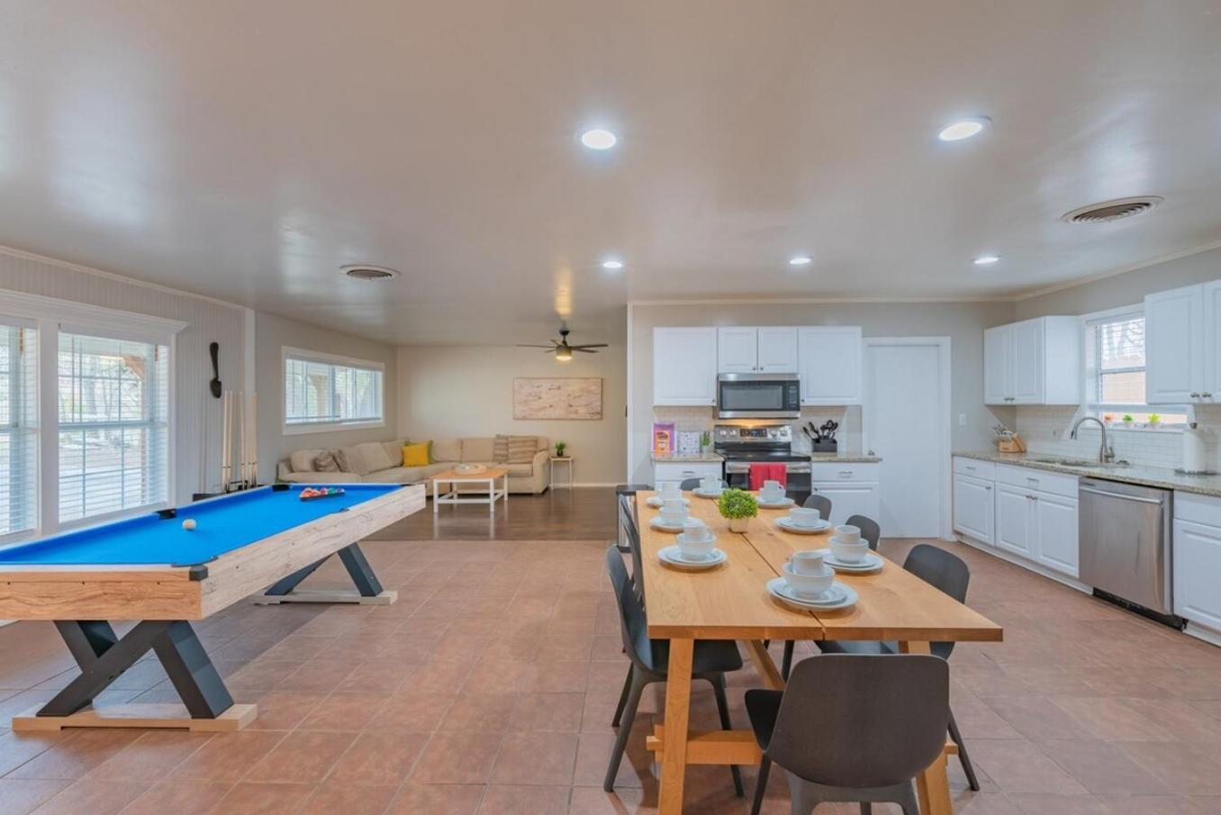 Texas Vacation Home, Game & Pool By Sixflags *