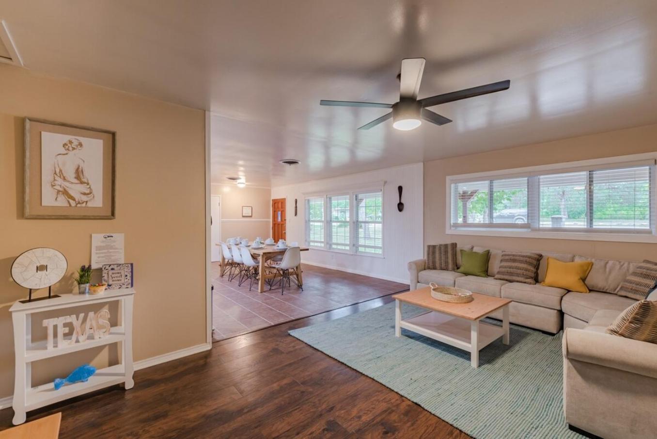 Texas Vacation Home, Game & Pool By Sixflags Holiday home