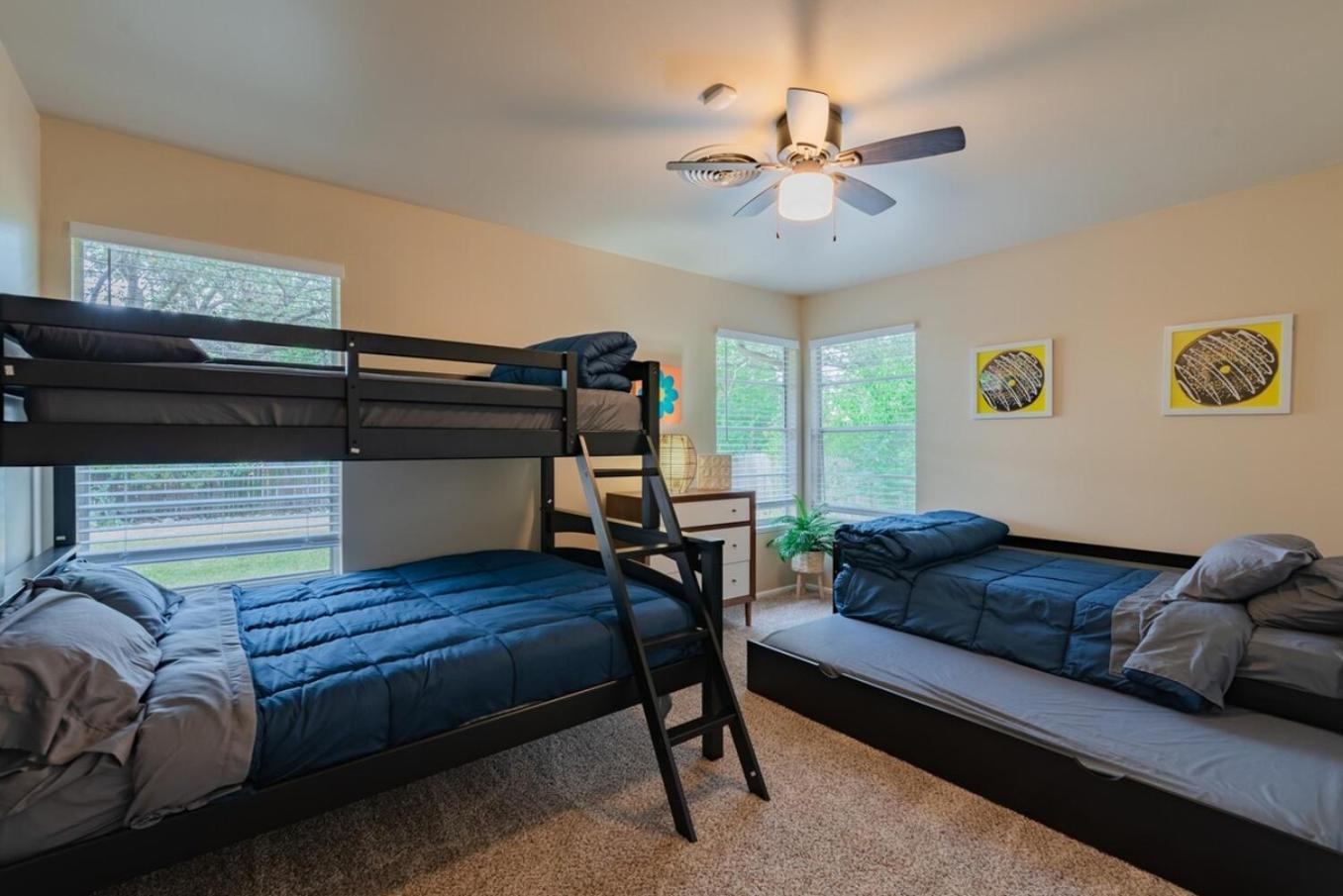 Texas Vacation Home, Game & Pool By Sixflags Holiday home San Antonio
