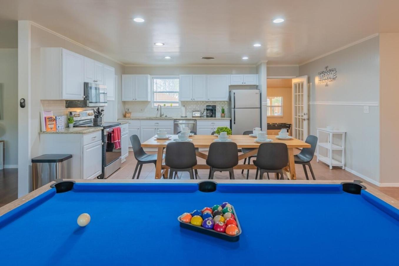 Texas Vacation Home, Game & Pool By Sixflags Holiday home *