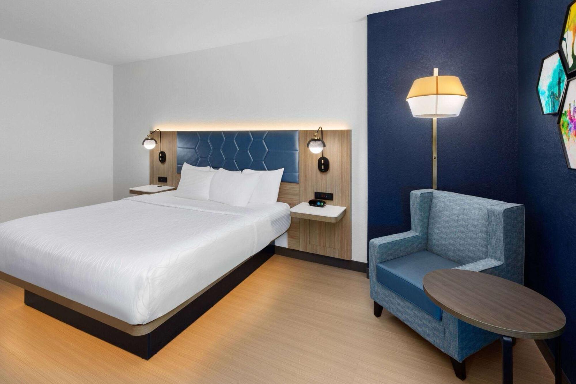 Hotel La Quinta By Wyndham Northwest 3*