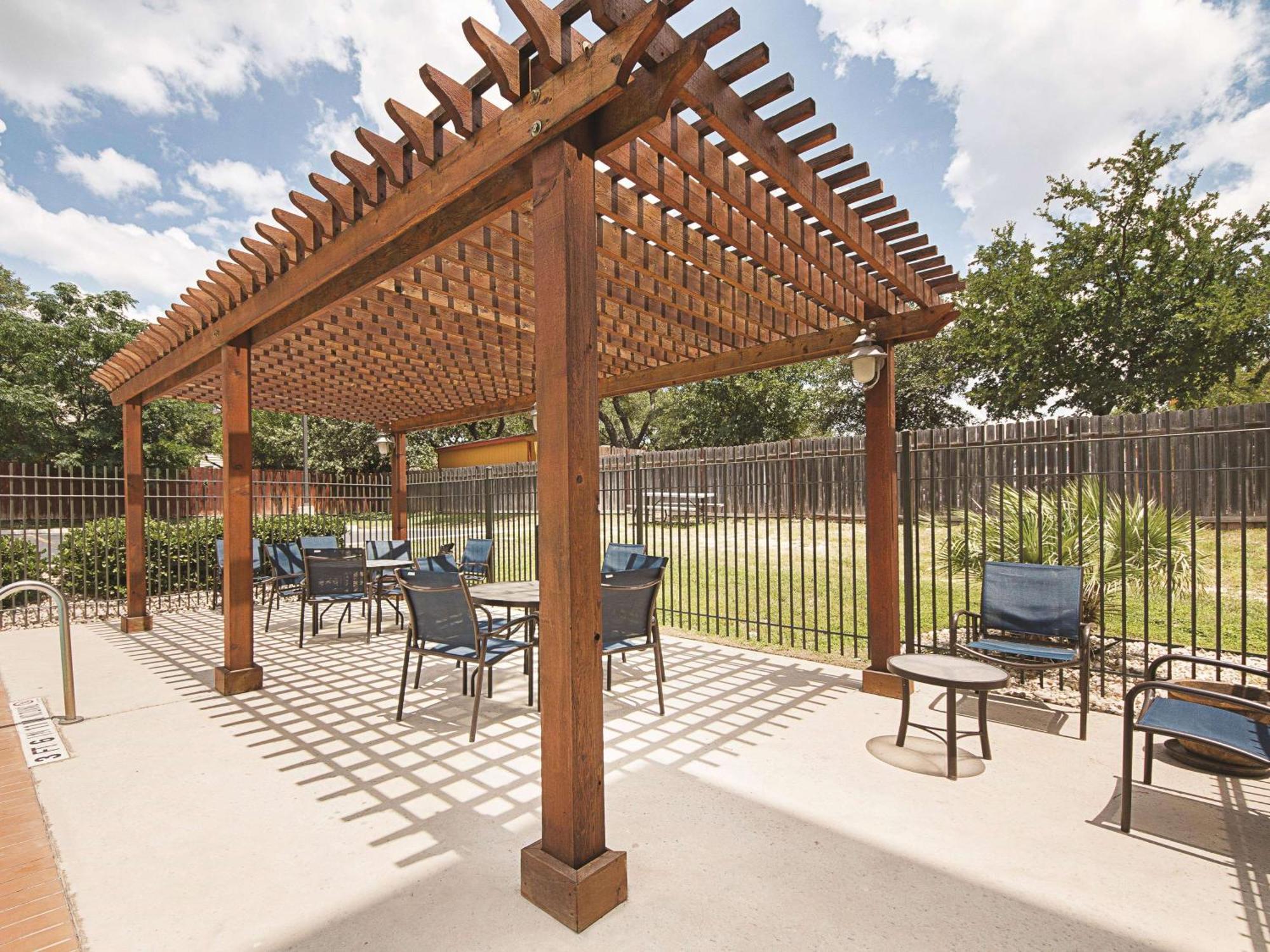 Hotel La Quinta By Wyndham Northwest 3*