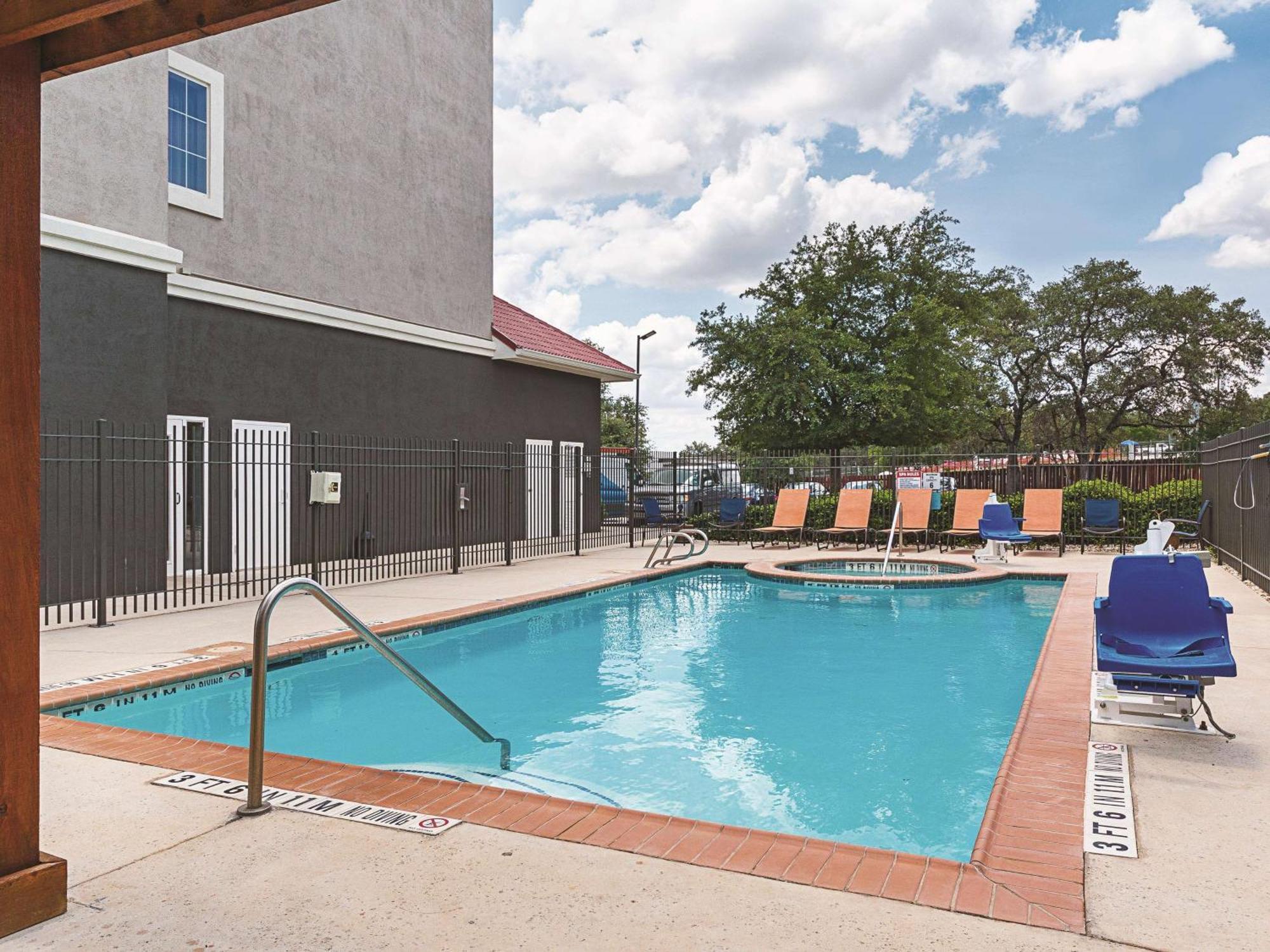 La Quinta By Wyndham Northwest Hotel San Antonio