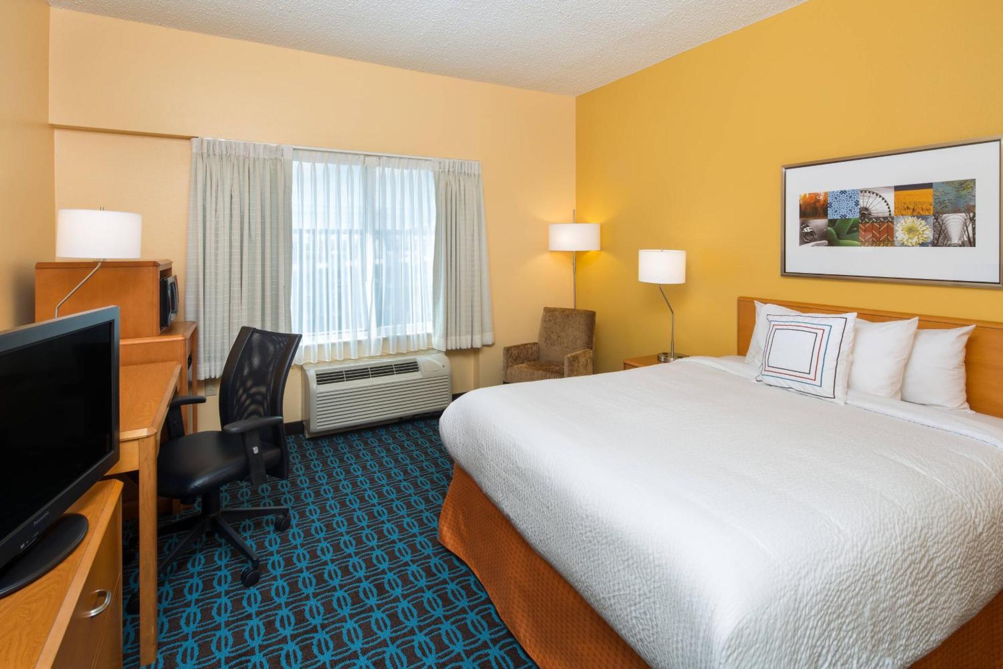 Hotel Fairfield & By Marriott Airport/north Star Mall 3*