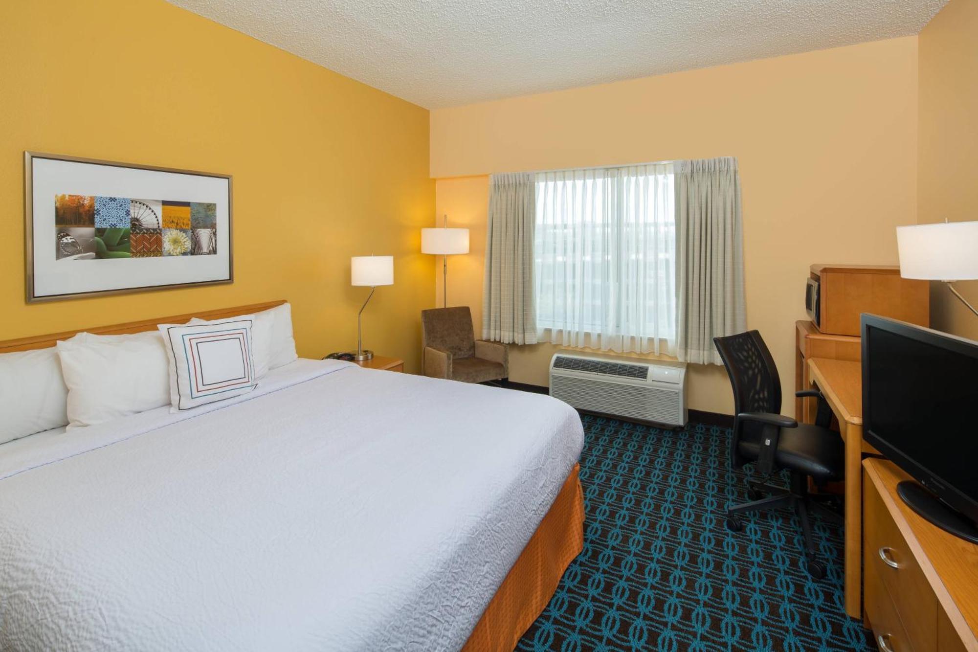 Fairfield & By Marriott Airport/north Star Mall 3*