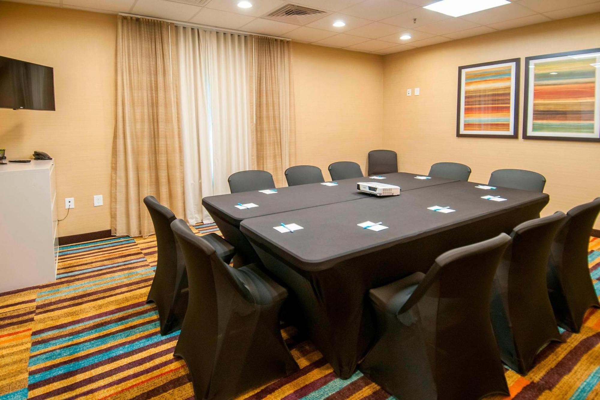 Fairfield & By Marriott Brooks Base Hotel 3*