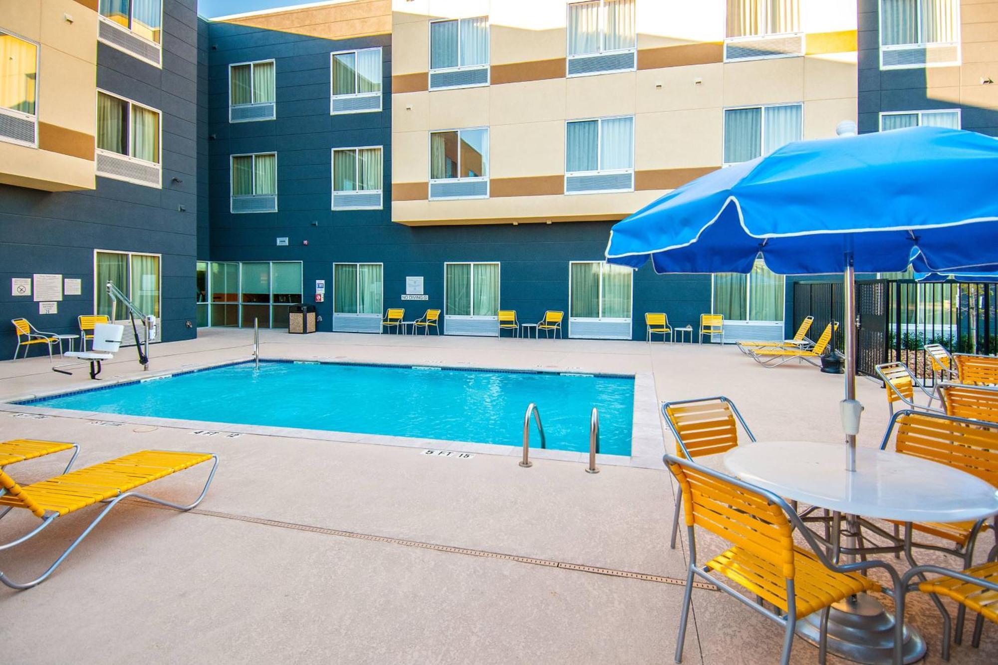 Hotel Fairfield & By Marriott Brooks Base San Antonio