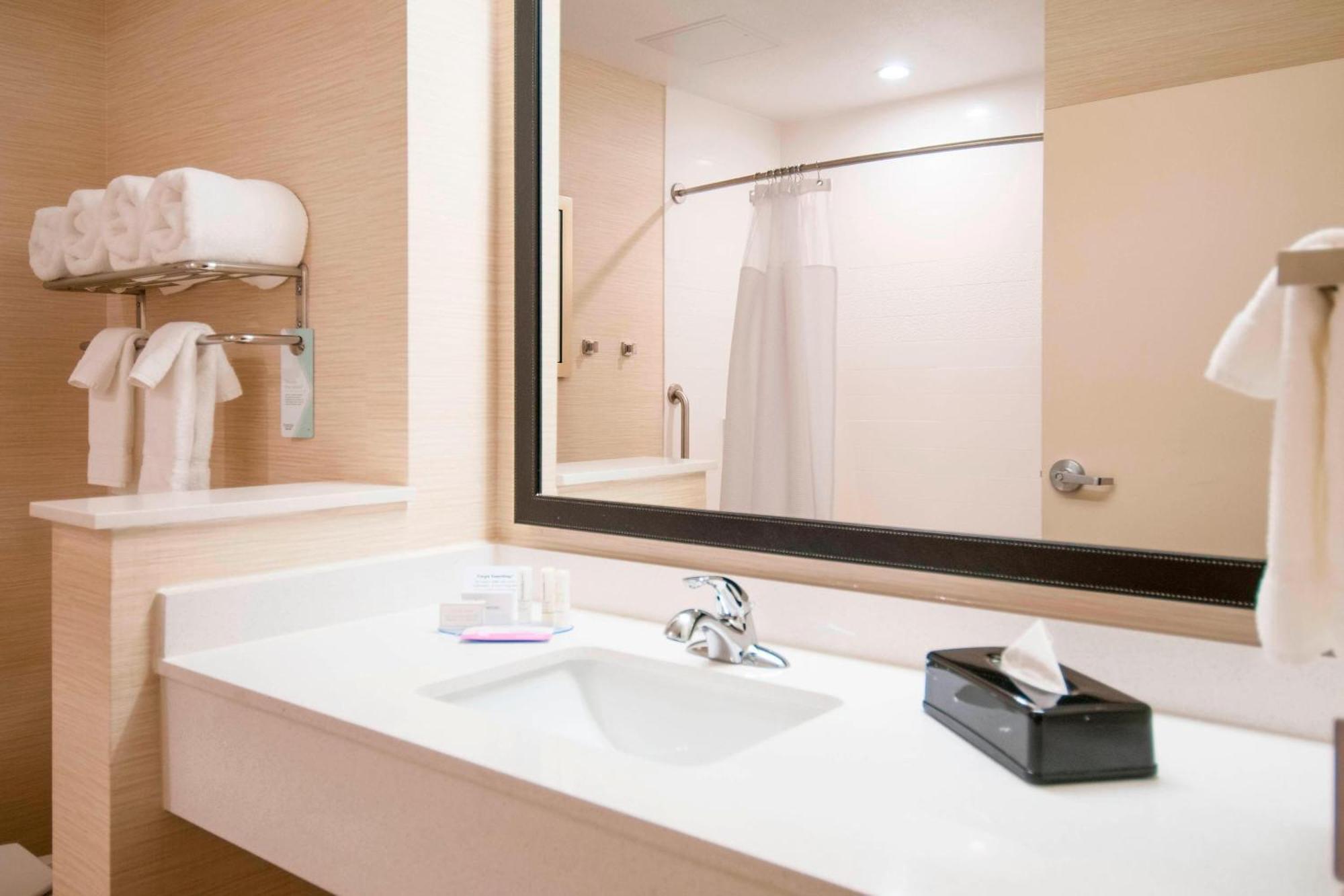Fairfield & By Marriott Brooks Base San Antonio