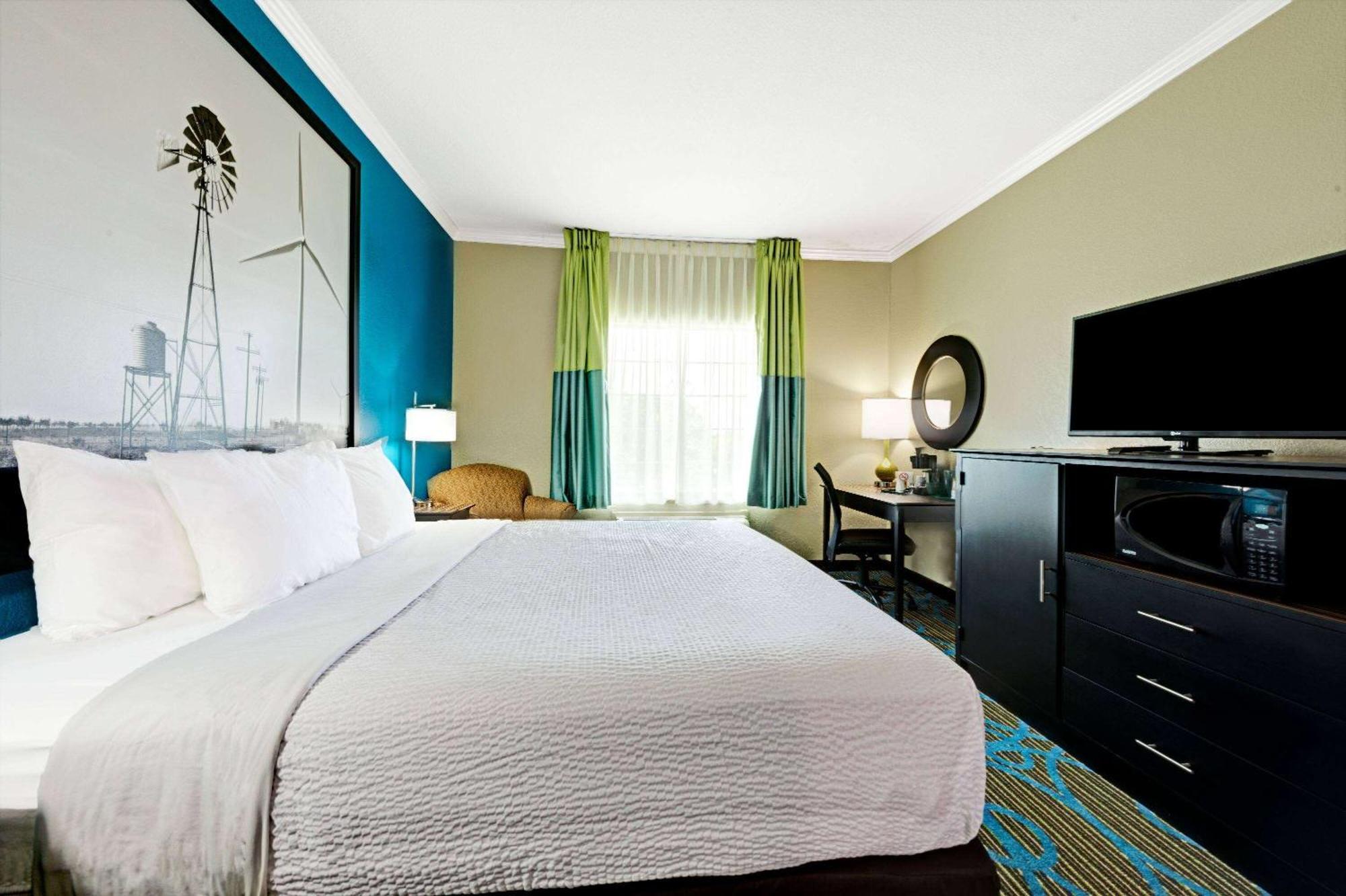 Hotel Super 8 By Wyndham San Antonio/alamodome Area 2*