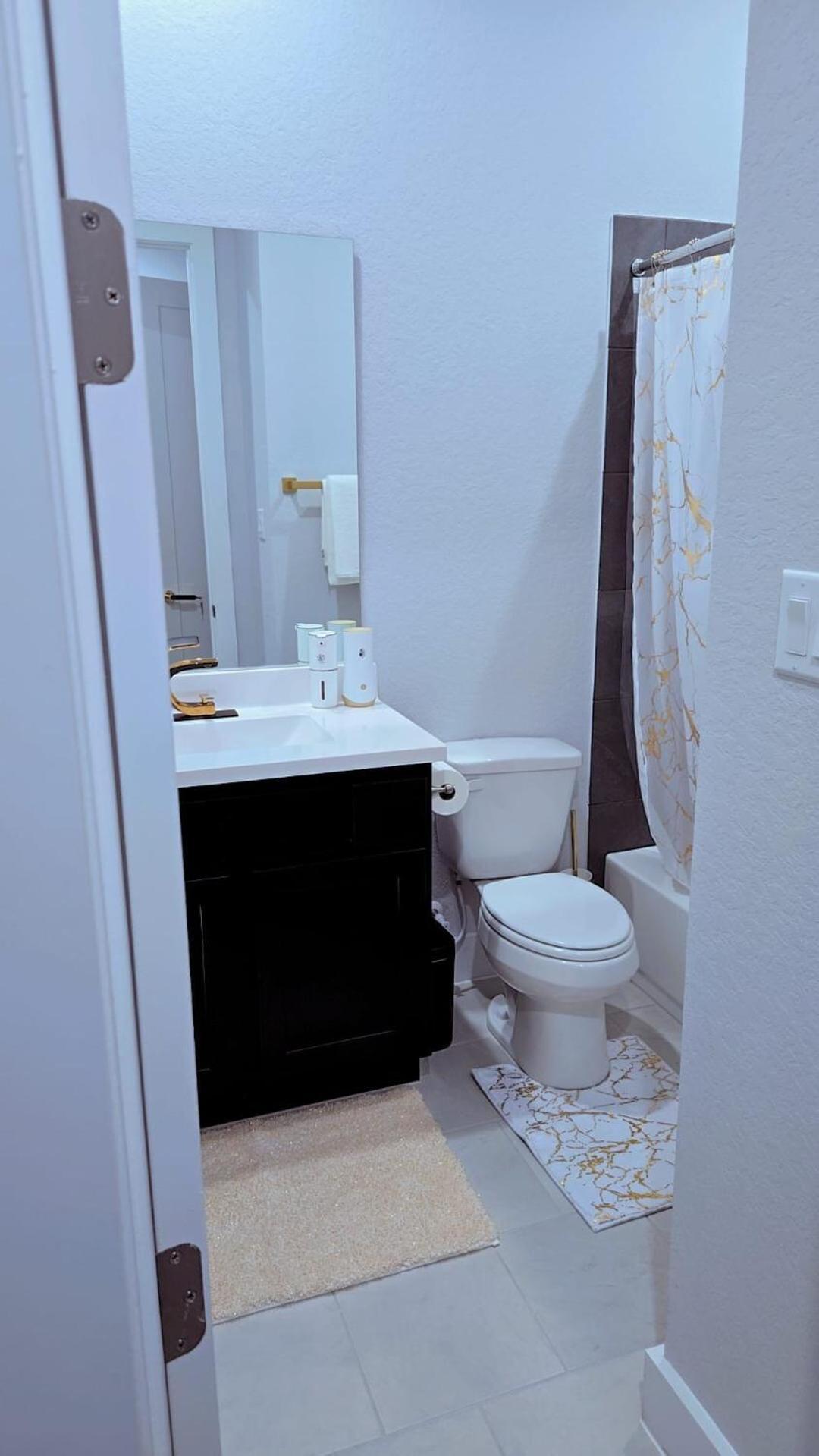 Elegant Luxury In Uptown Villa *