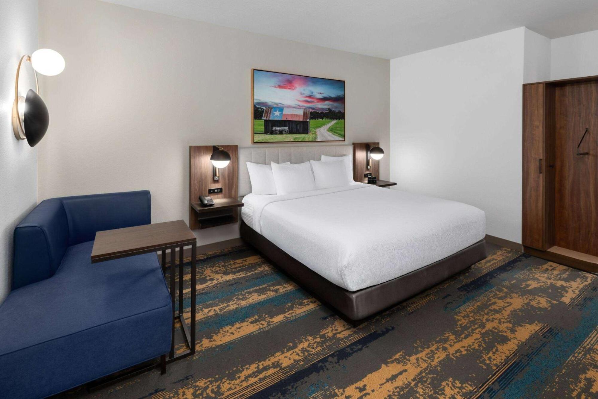 La Quinta & By Wyndham At The Rim San Antonio