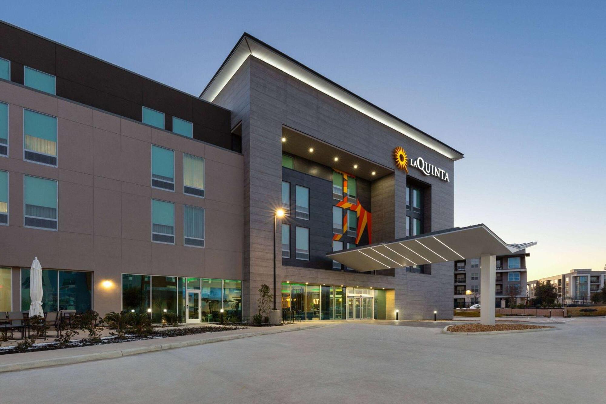La Quinta & By Wyndham At The Rim Hotel San Antonio