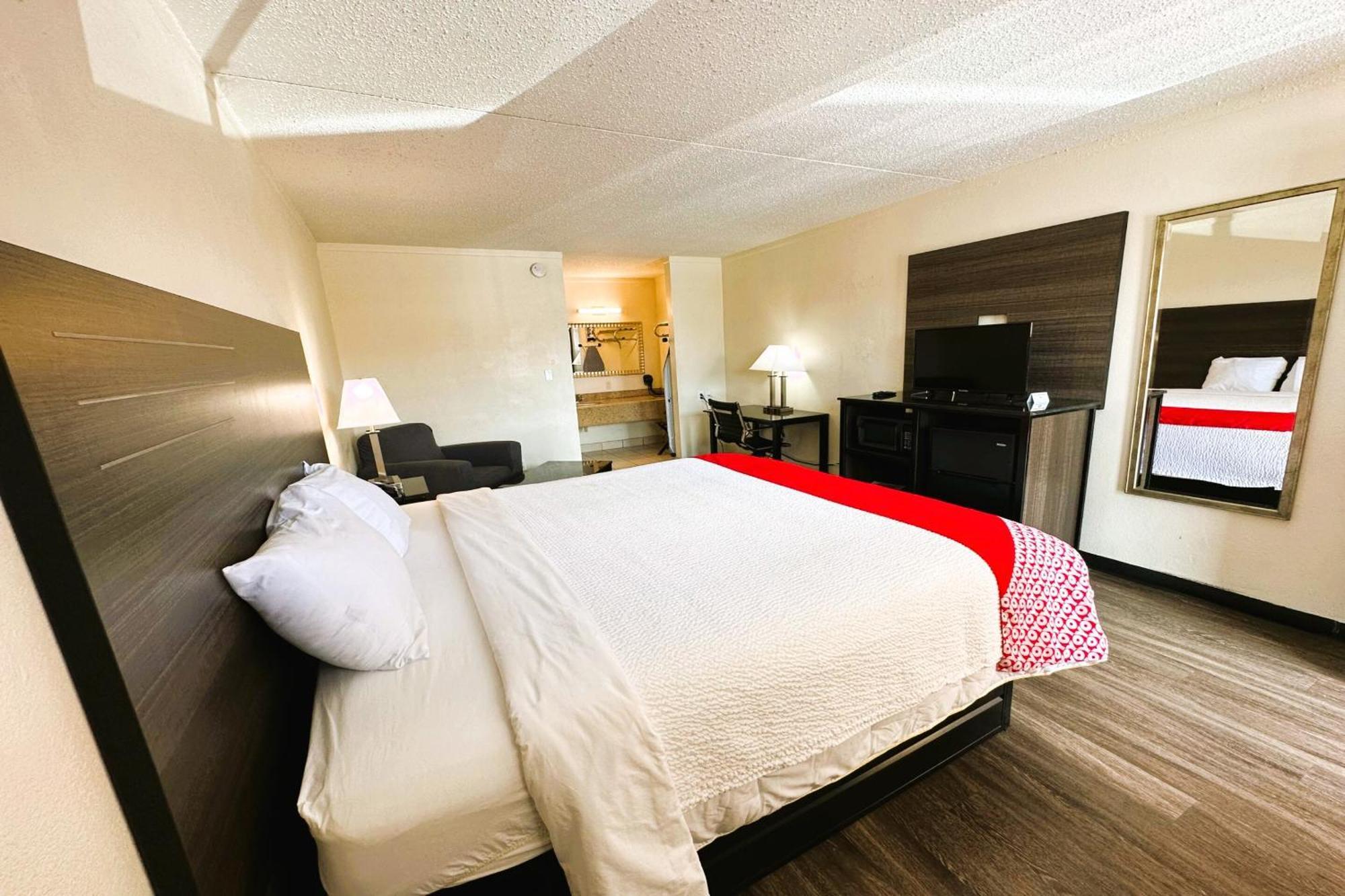 Oyo Lackland Afb Seaworld Hwy 90 W Hotel San Antonio