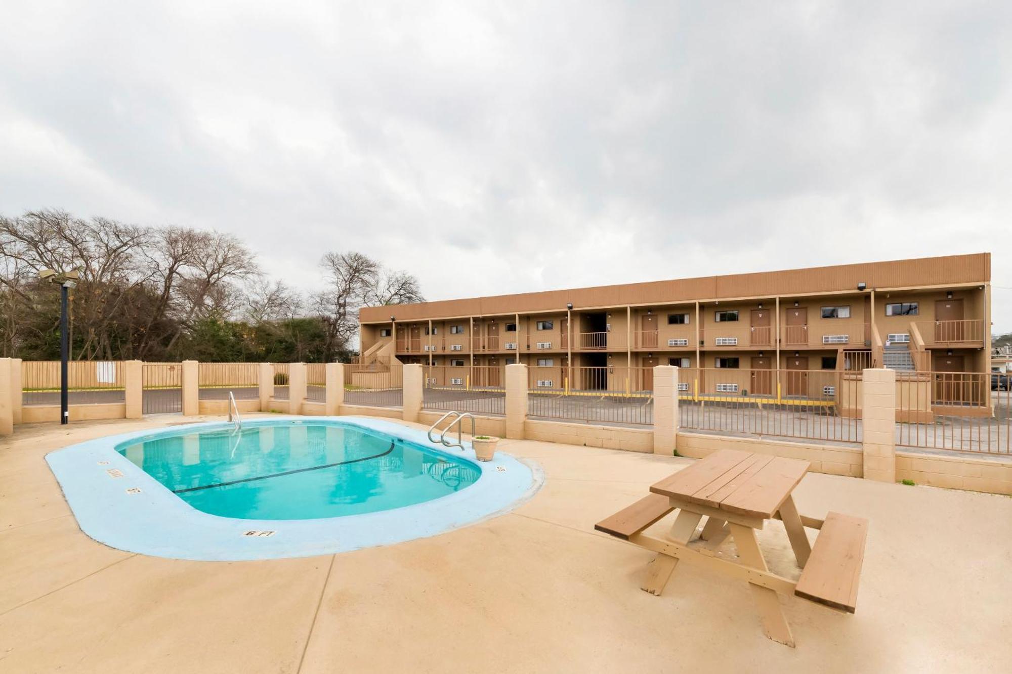 Hotel Oyo Lackland Afb Seaworld Hwy 90 W 2*