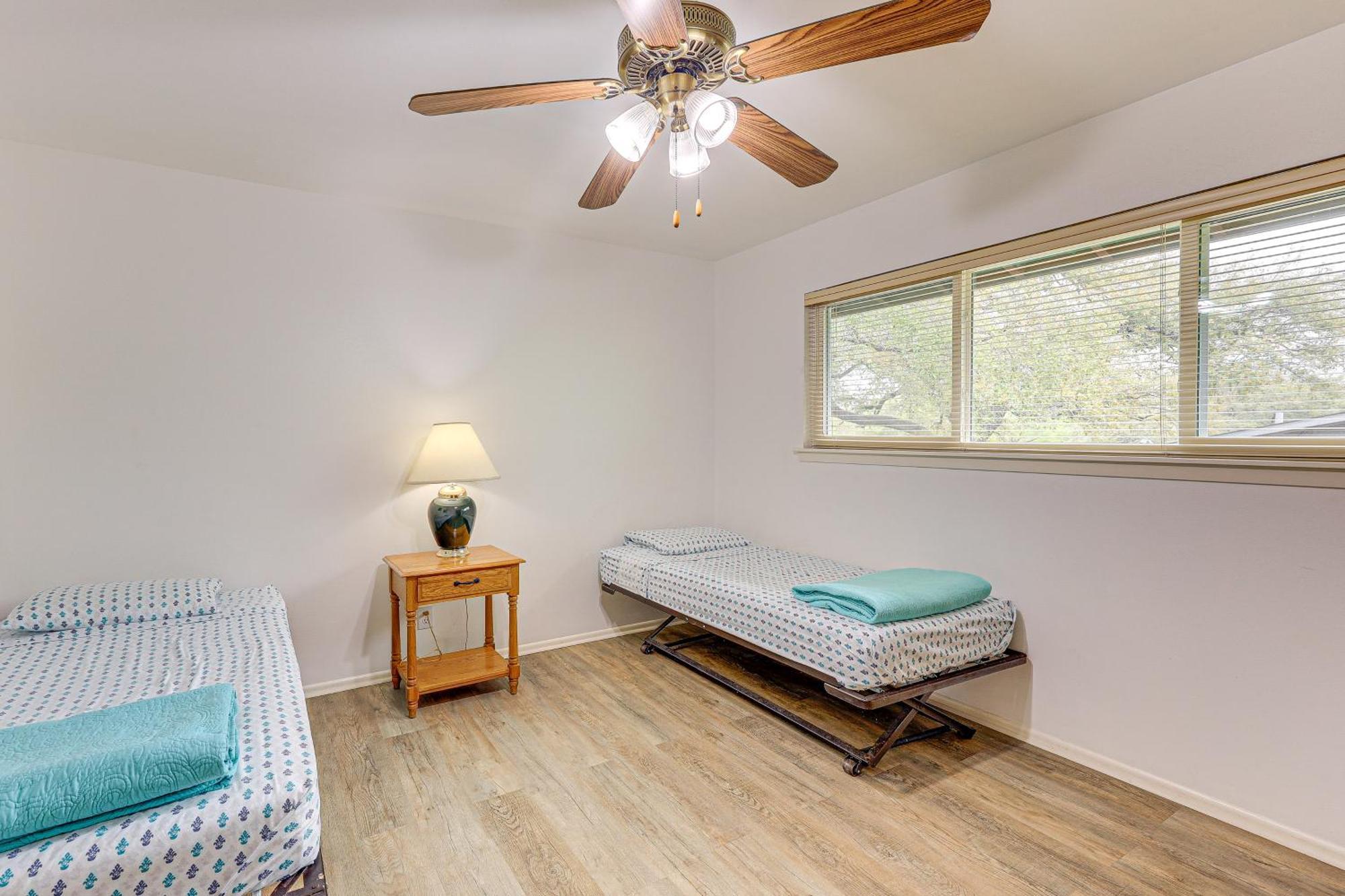 Holiday home Charming Abode About 10 Mi To River Walk! *