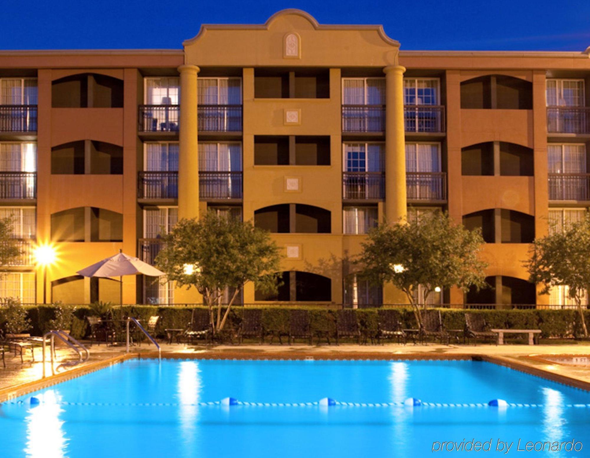 Holiday San Antonio-downtown/market Square, An Ihg Hotel 3*