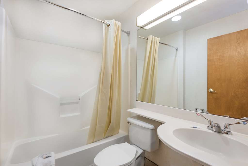 Hotel Quality Downtown - Near Market Square 2*