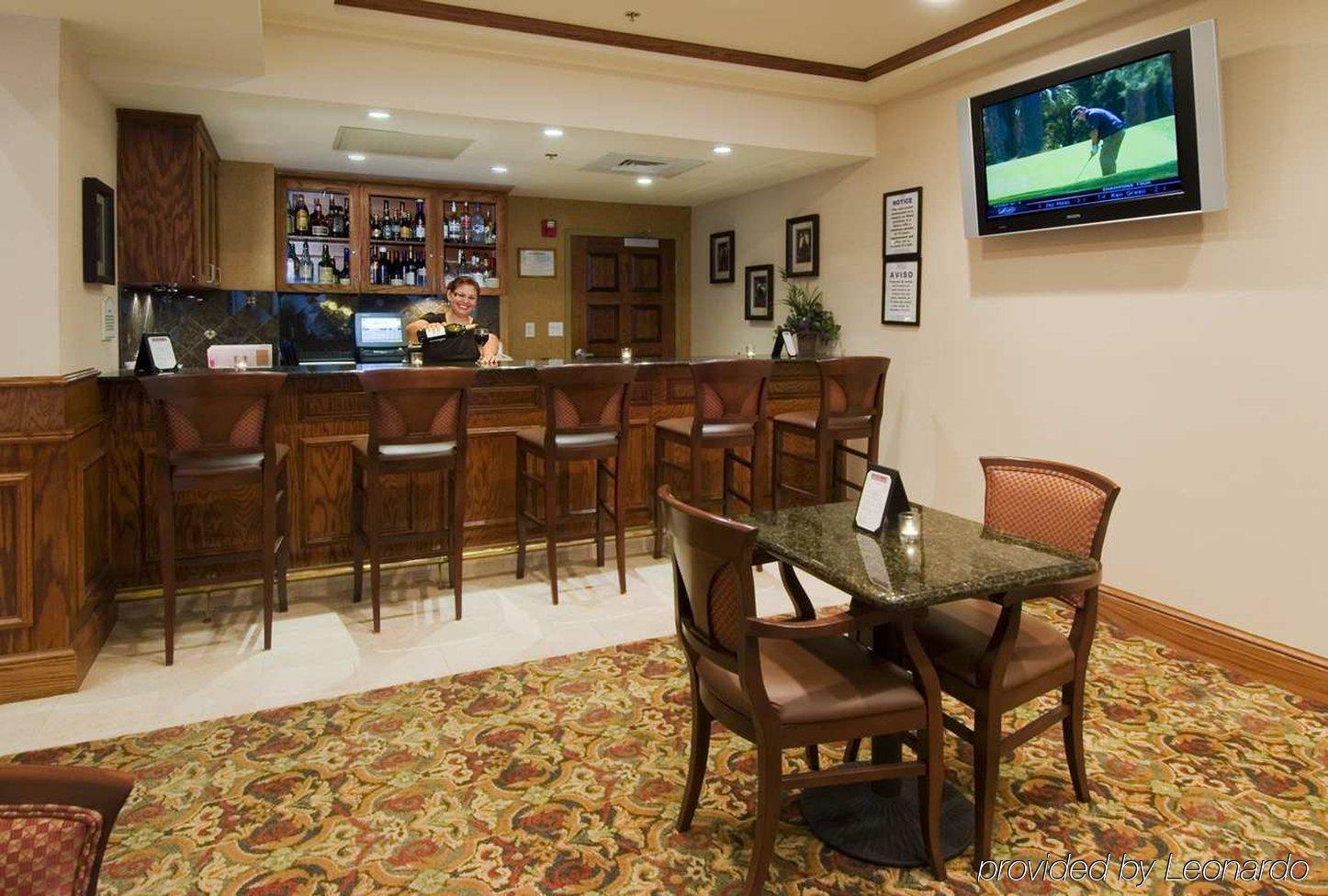 Hilton Garden Airport 3*