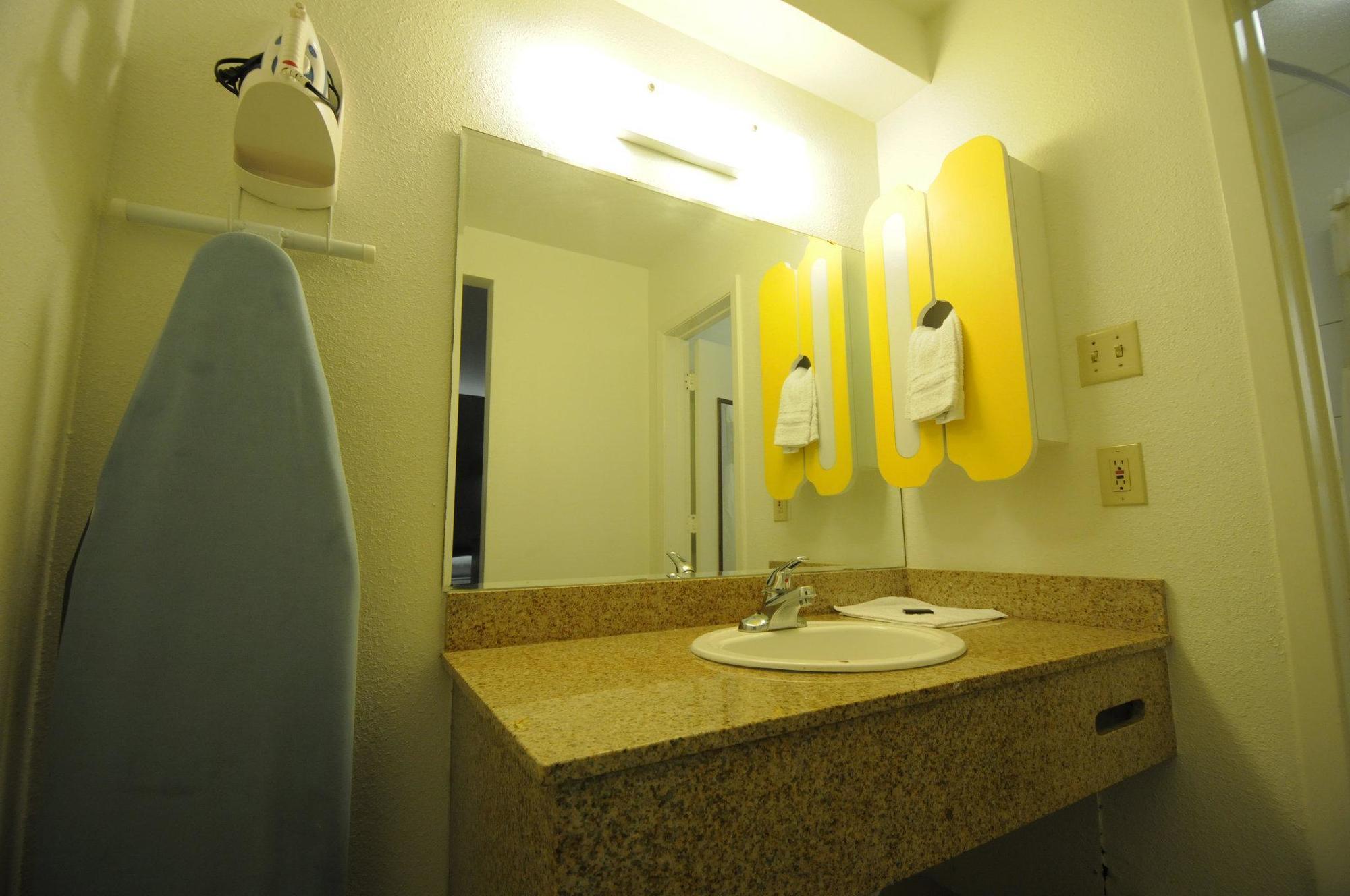 Hotel 6-san Antonio, Tx - Lackland Afb 2*