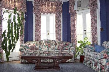 Bullis House Hotel