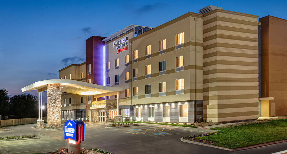 Hotel Fairfield & By Marriott Brooks Base 3*