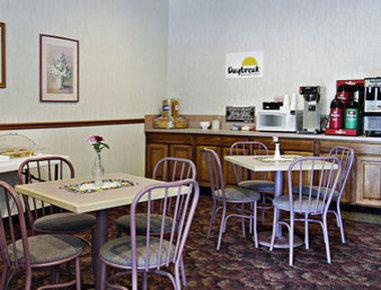 Days By Wyndham Near Fiesta Park 2*