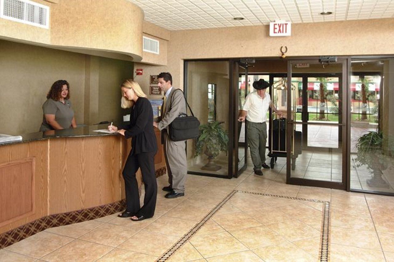 Hotel Days & By Wyndham North/stone Oak San Antonio