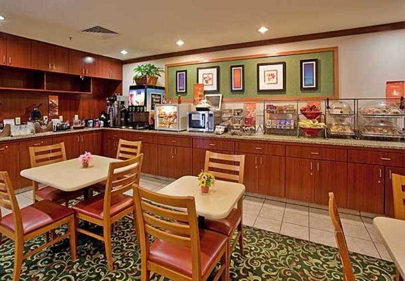Fairfield & By Marriott Airport/north Star Mall 3*