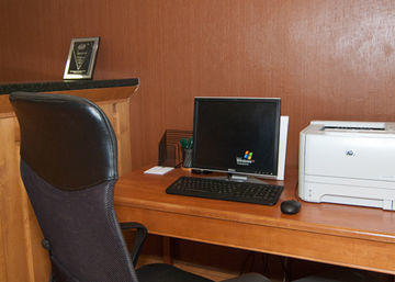 H I Express & Medical-six Flags Hotel 3*
