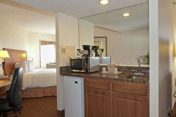 H I Express & Medical-six Flags Hotel 3*