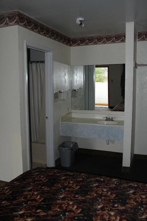 Motel Choice *