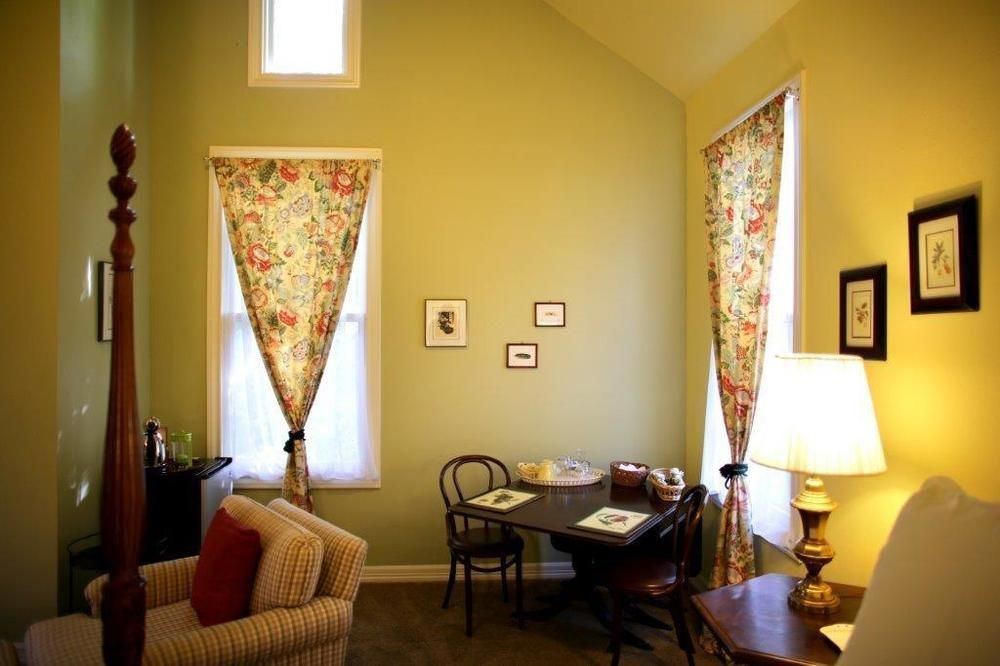 Yellow Rose Bed & Breakfast San Antonio