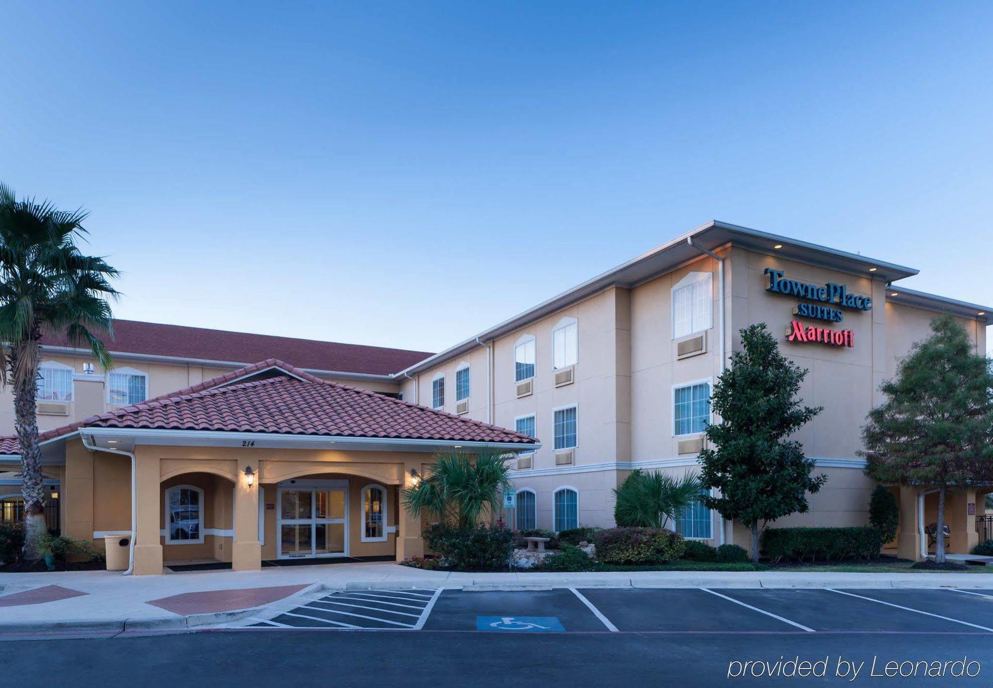 Hotel Towneplace By Marriott Airport