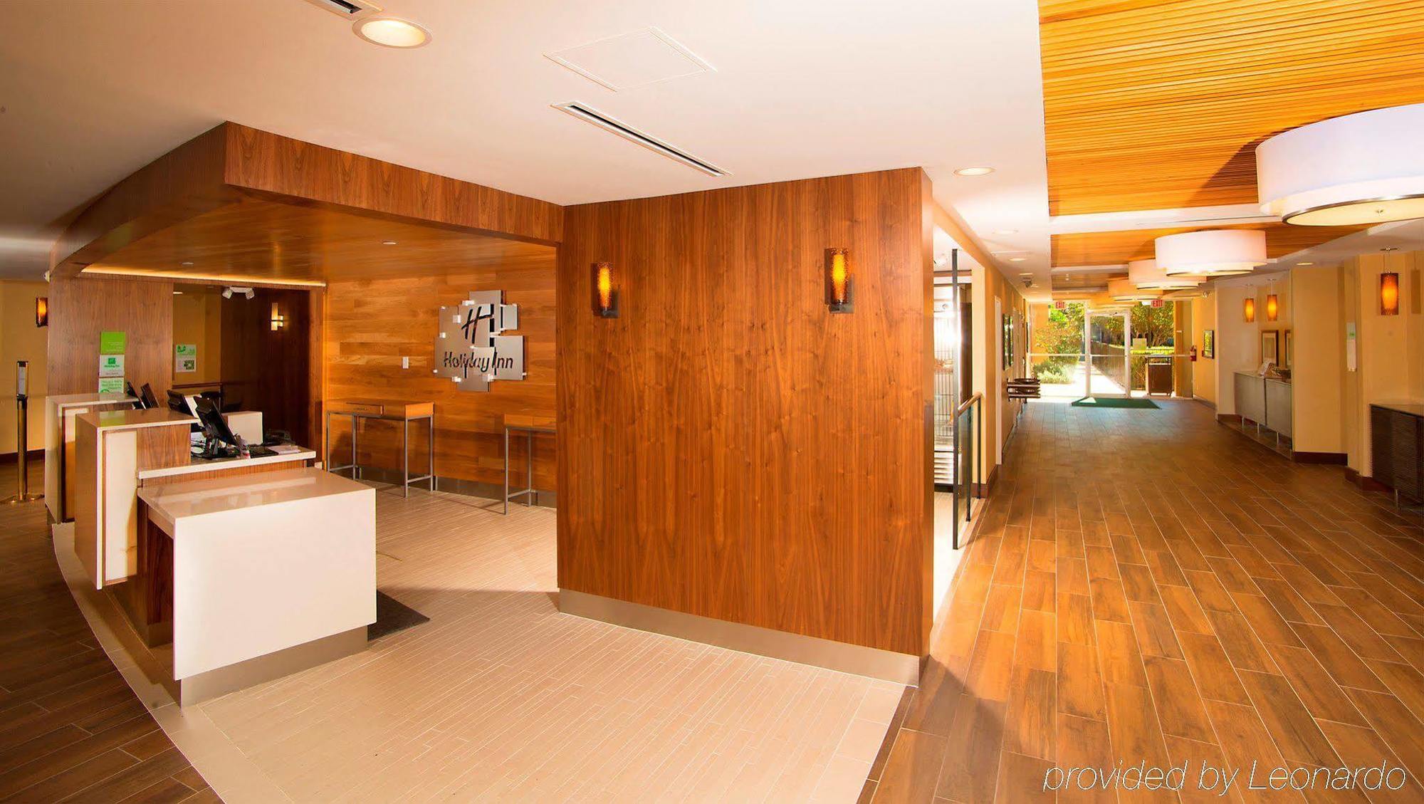 Holiday San Antonio-downtown/market Square, An Ihg Hotel