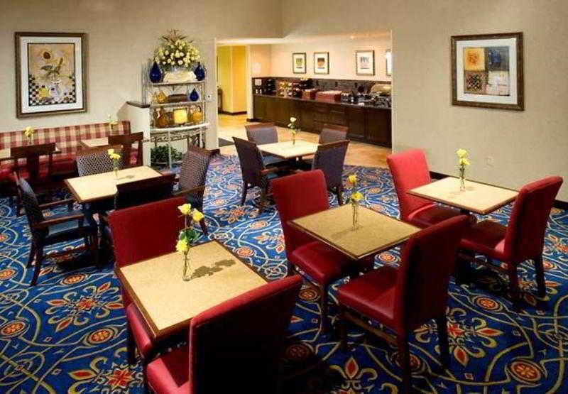 Hotel Towneplace By Marriott Airport