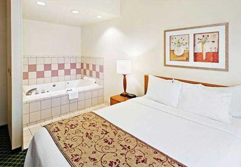 Hotel Fairfield & By Marriott Airport/north Star Mall