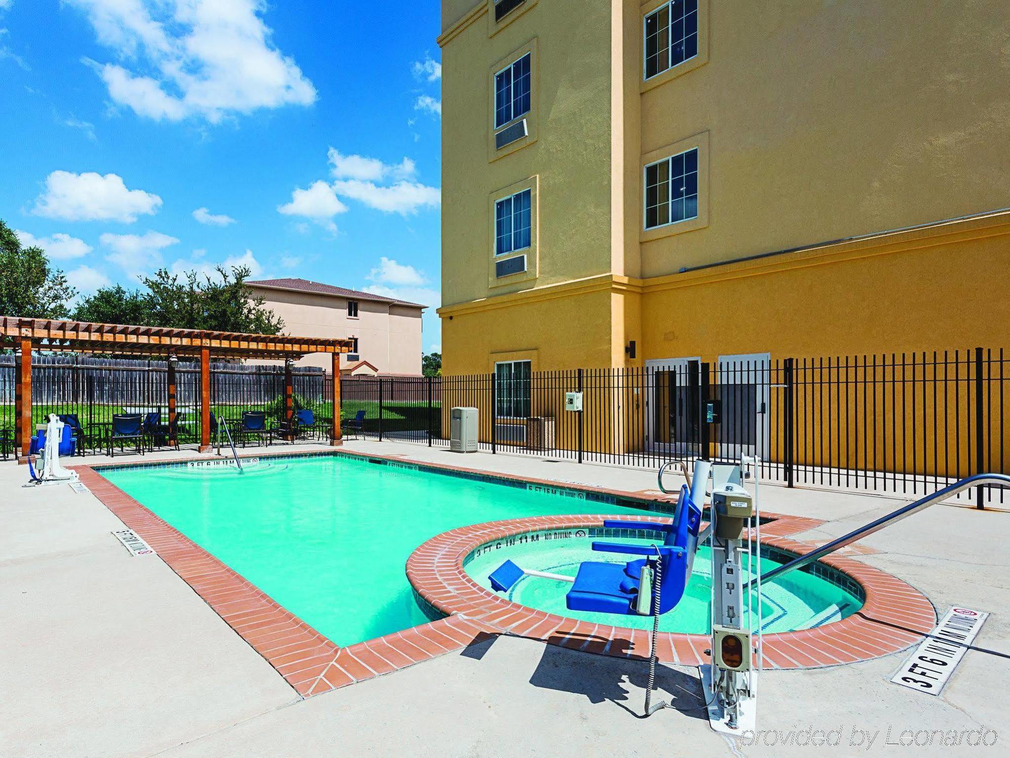 La Quinta By Wyndham Northwest Hotel