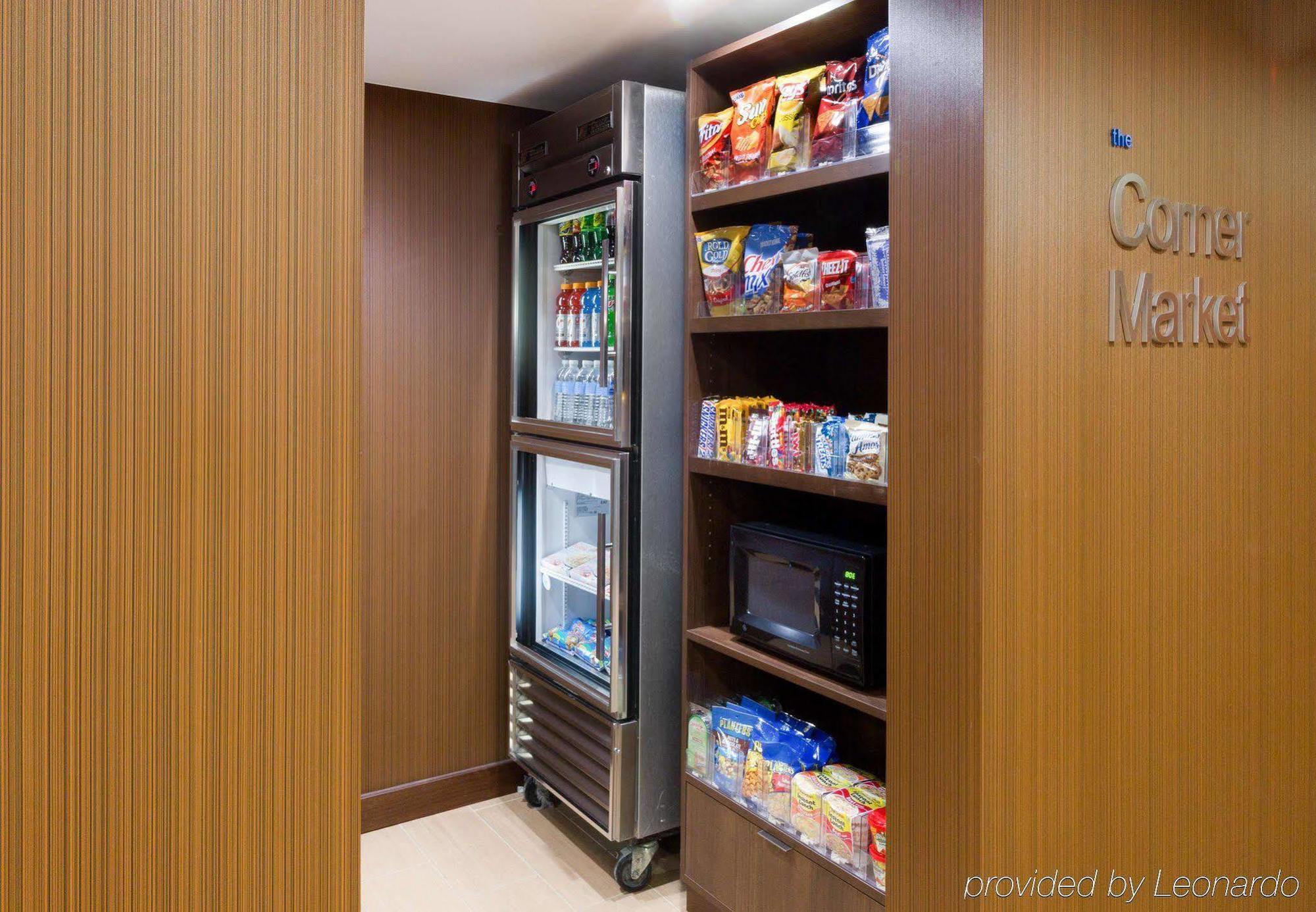 Hotel Fairfield & By Marriott Airport/north Star Mall 3*