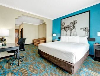 Super 8 By Wyndham San Antonio/alamodome Area Hotel