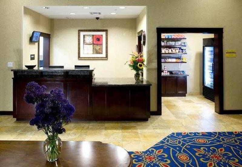 Hotel Towneplace By Marriott Airport