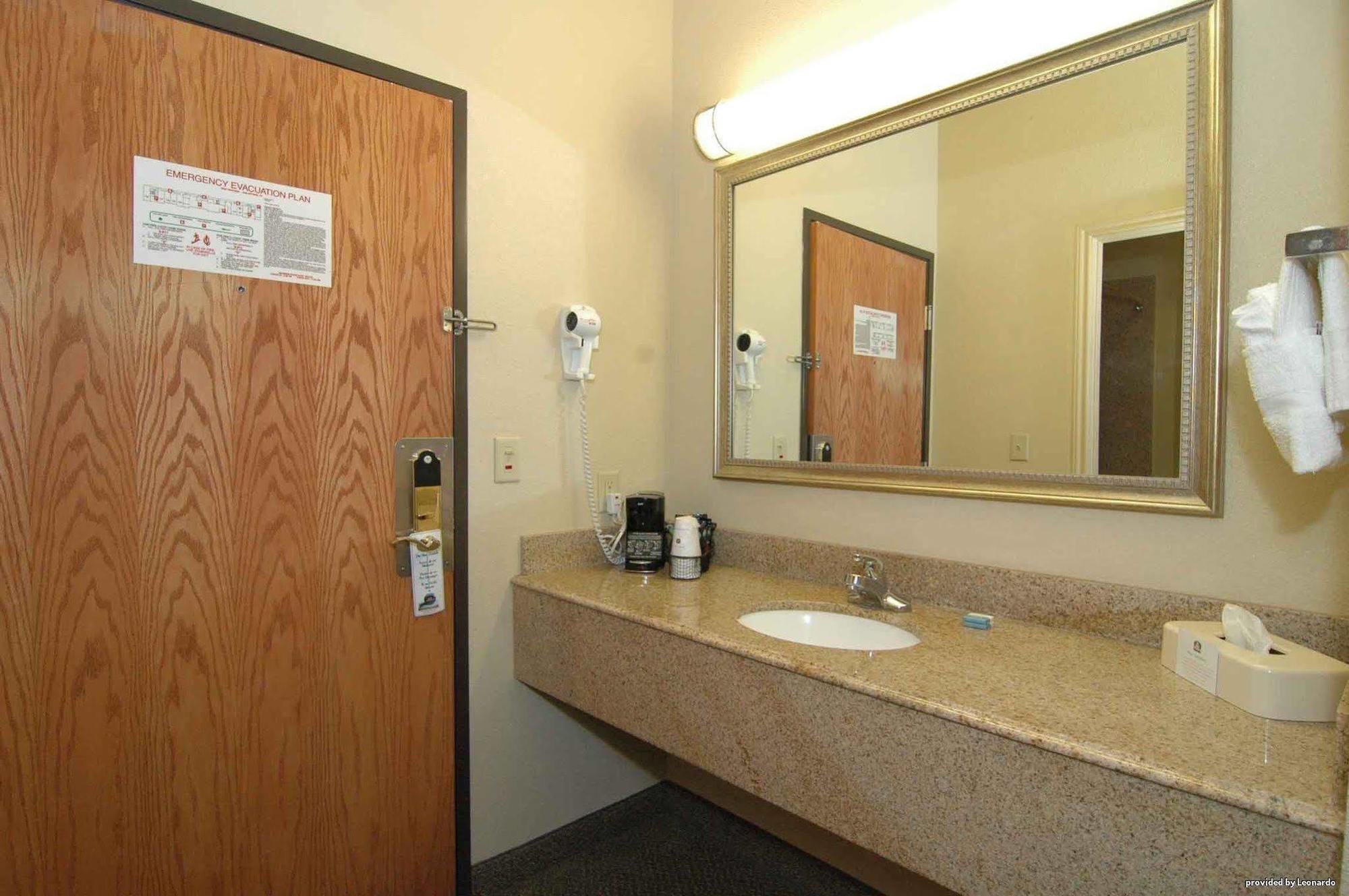 Western Windsor Pointe & Suites-at&t Center