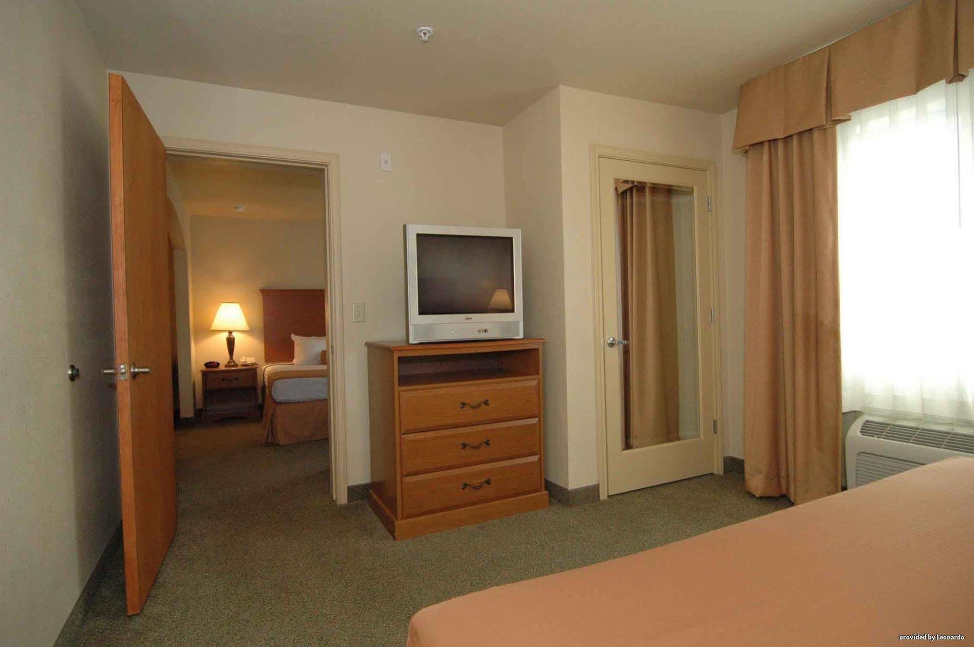 Western Windsor Pointe & Suites-at&t Center 2*