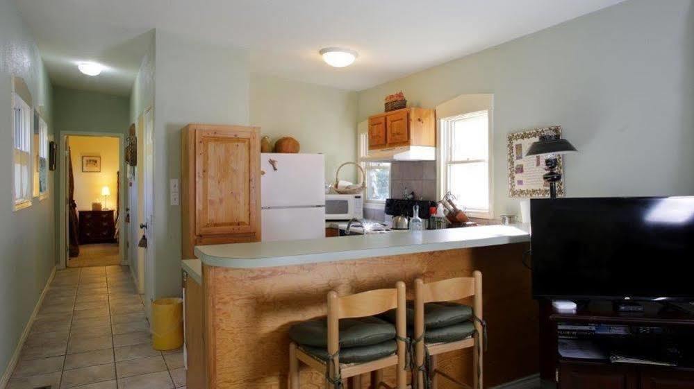 Bed & Breakfast Yellow Rose