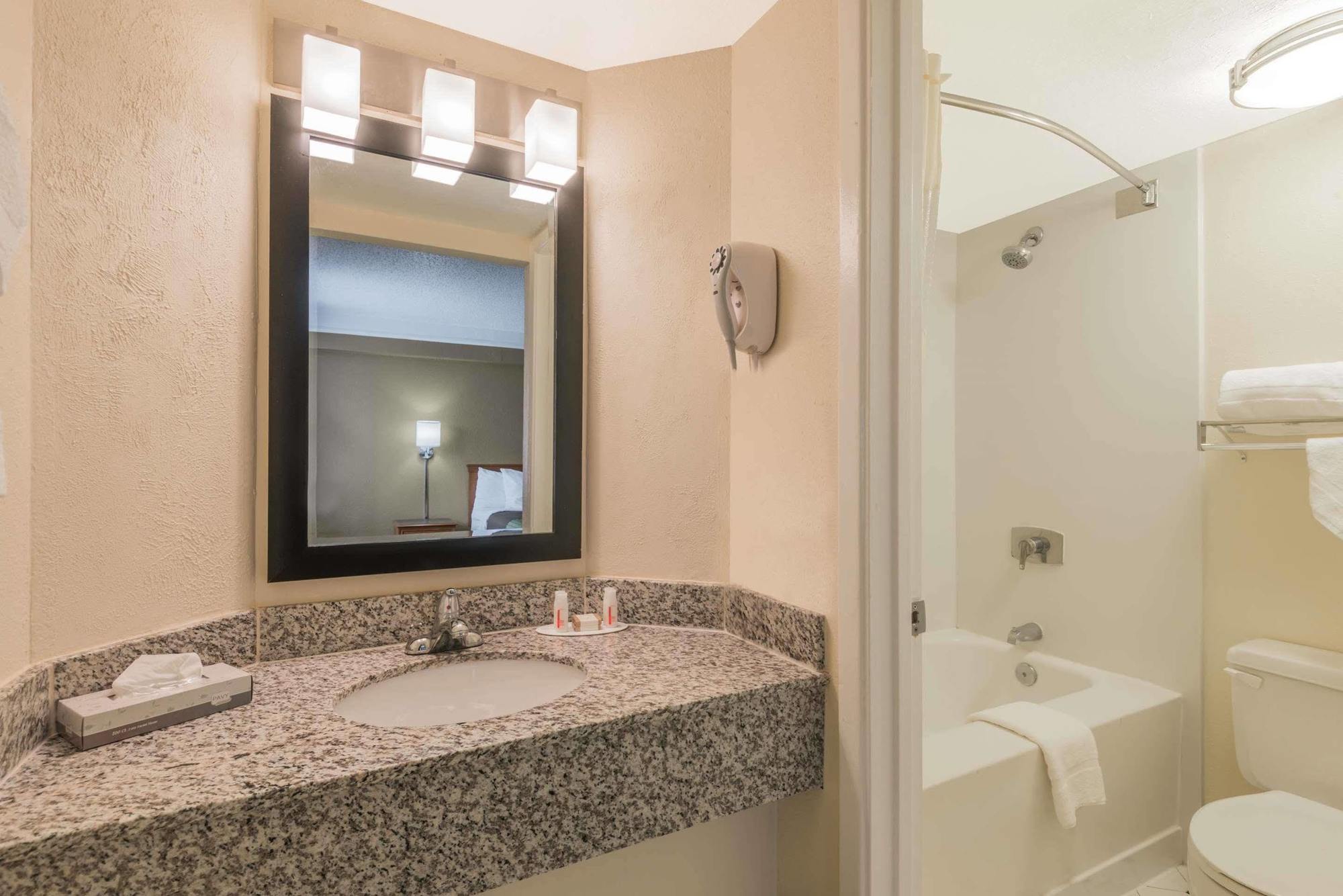 Baymont By Wyndham Near South Texas Medical Ctr