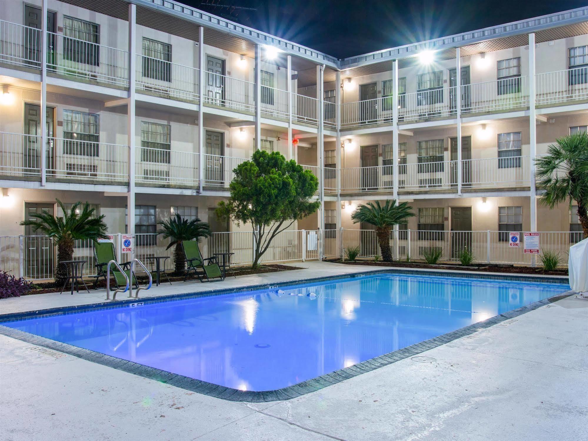 Hotel 6-san Antonio, Tx - Lackland Afb 2*
