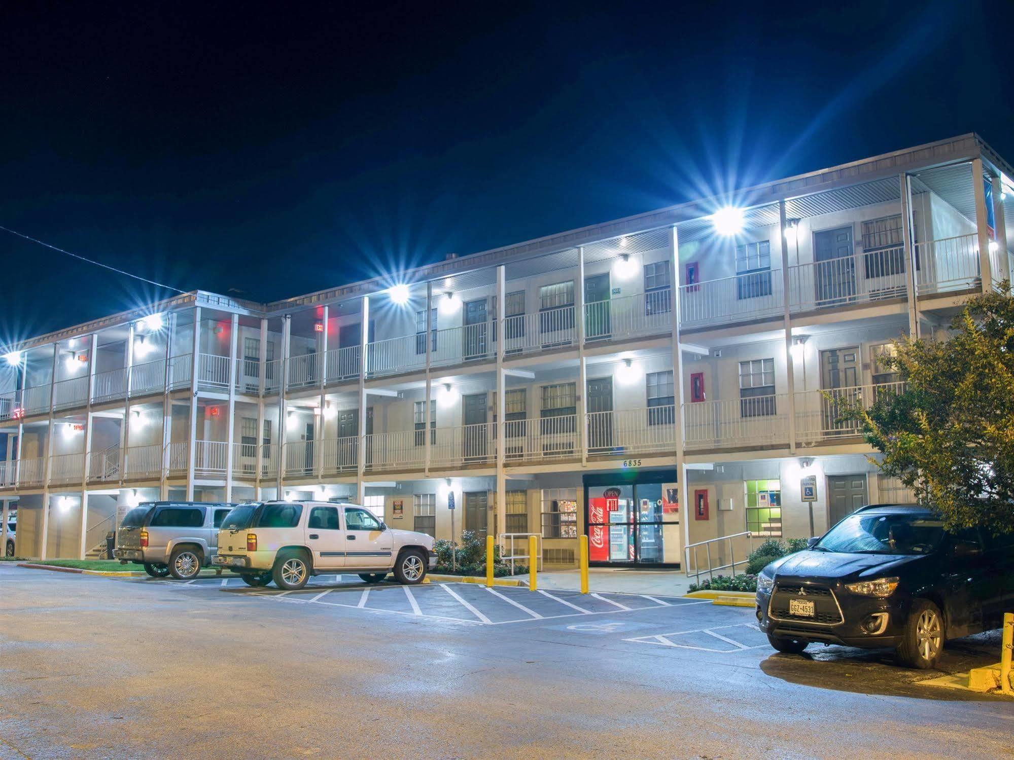 Hotel 6-san Antonio, Tx - Lackland Afb